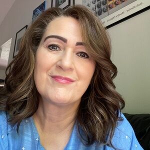 Meet your Posher, Angie